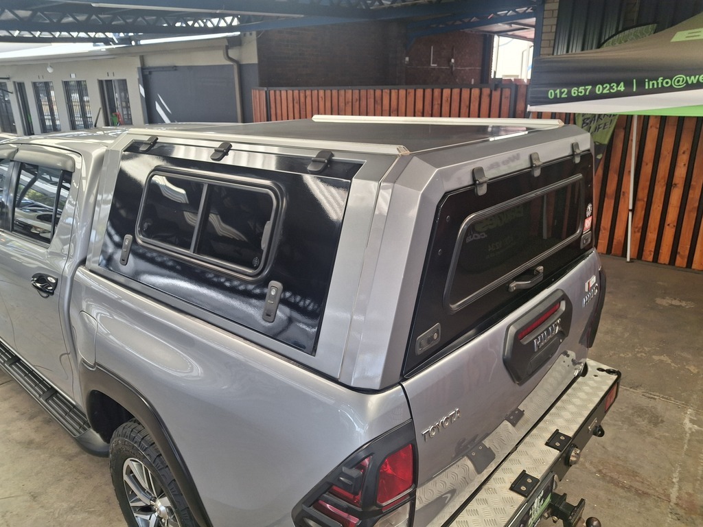 TOYOTA HILUX 2.8 GD-6 RAIDER 4X4 A/T P/U D/C