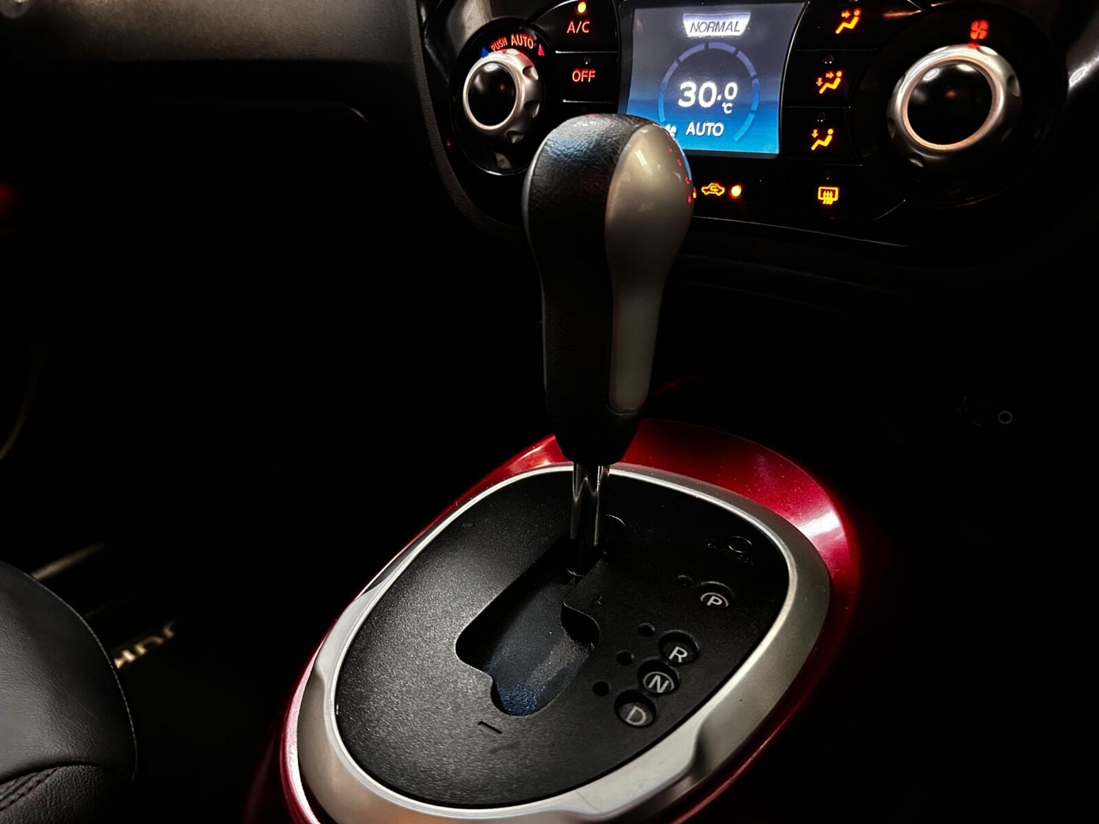 NISSAN JUKE MY15 1.6T TEKNA 4X4 CVT