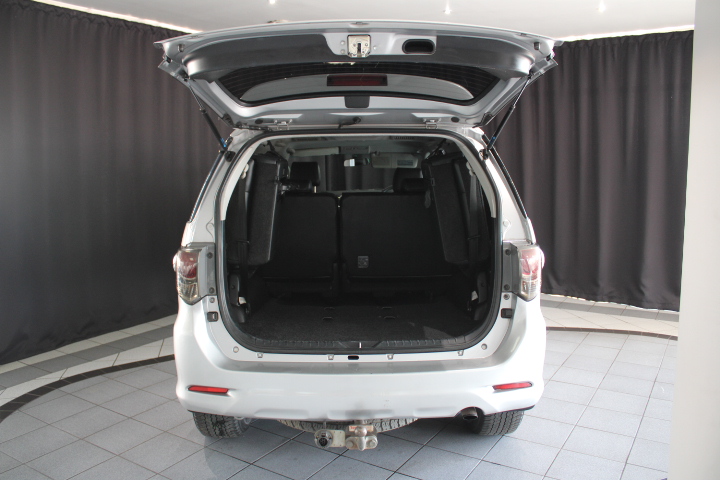 TOYOTA FORTUNER 3.0 D-4D R/B A/T
