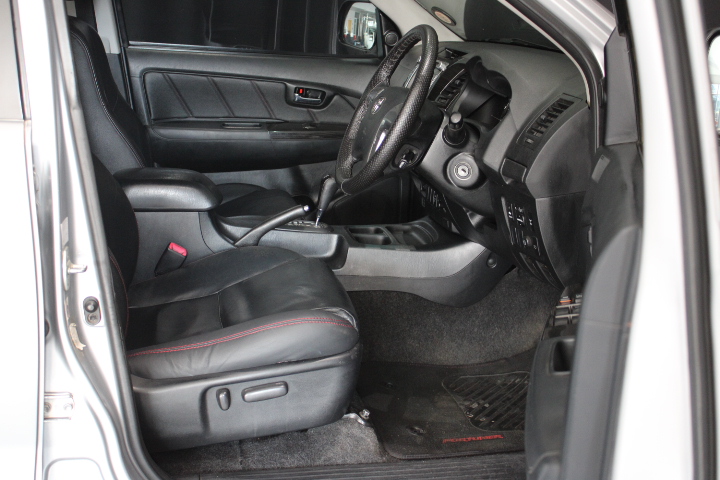 TOYOTA FORTUNER 3.0 D-4D R/B A/T