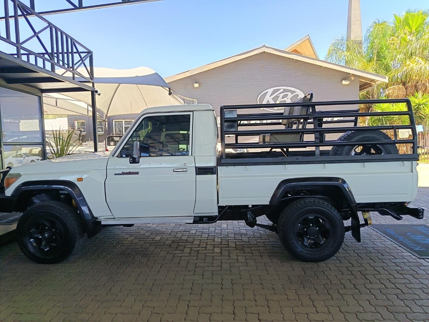 2013 Toyota Land Cruiser 79 Land Cruiser 79 4.0 V6