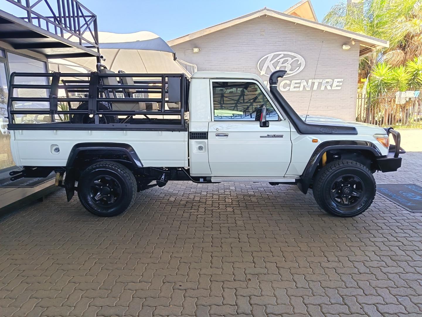 2013 Toyota Land Cruiser 79 Land Cruiser 79 4.0 V6