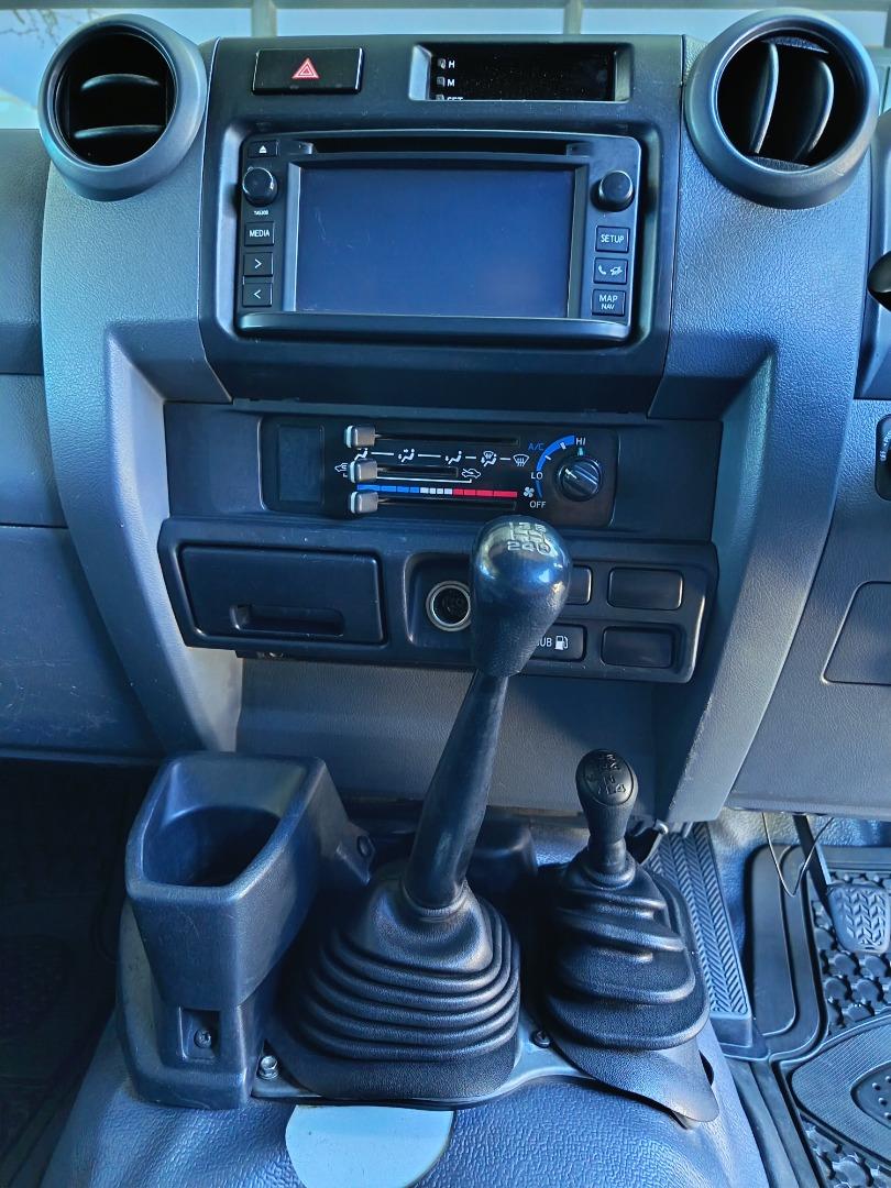 2013 Toyota Land Cruiser 79 Land Cruiser 79 4.0 V6