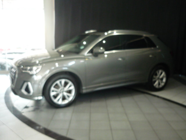 AUDI Q3 35 TFSI STRONIC SLINE