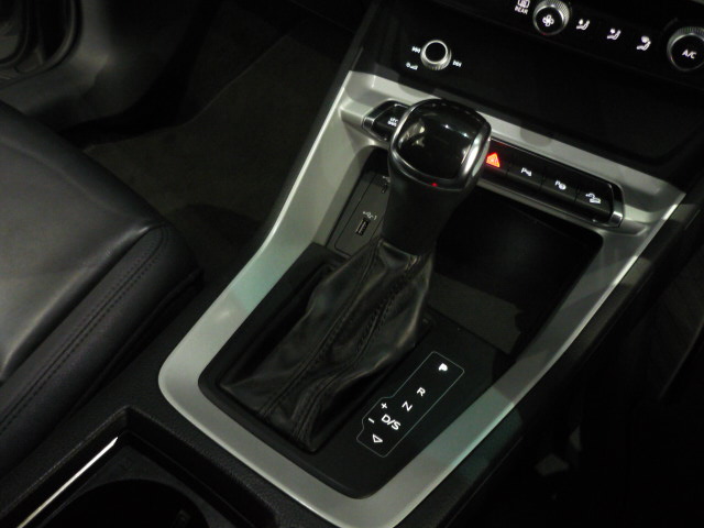 AUDI Q3 35 TFSI STRONIC SLINE