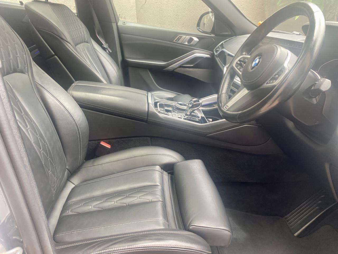 2022 BMW X6 M50D