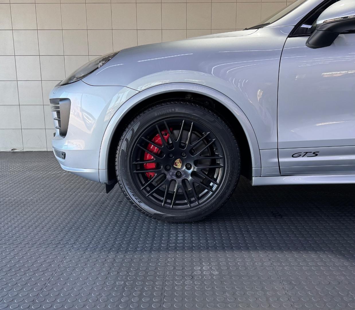 2017 Porsche Cayenne GTS