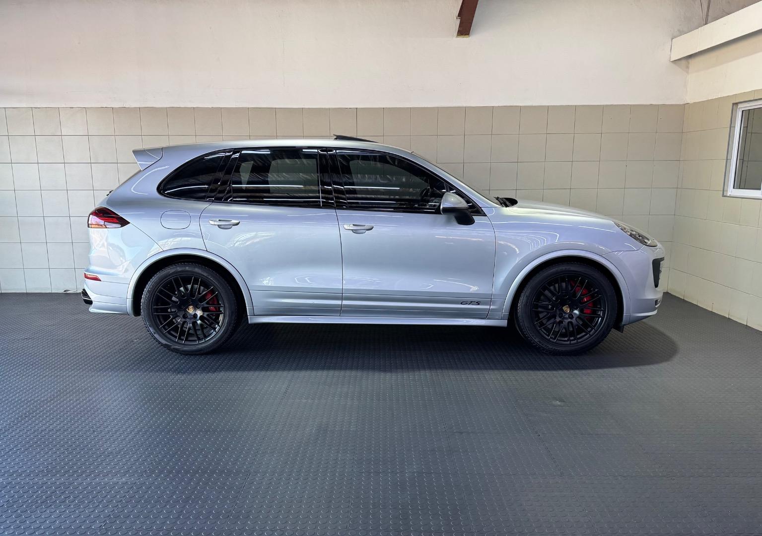2017 Porsche Cayenne GTS