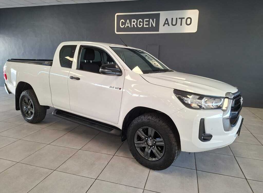 TOYOTA HILUX 2.4 GD-6 RB RAIDER A/T P/U E/CAB