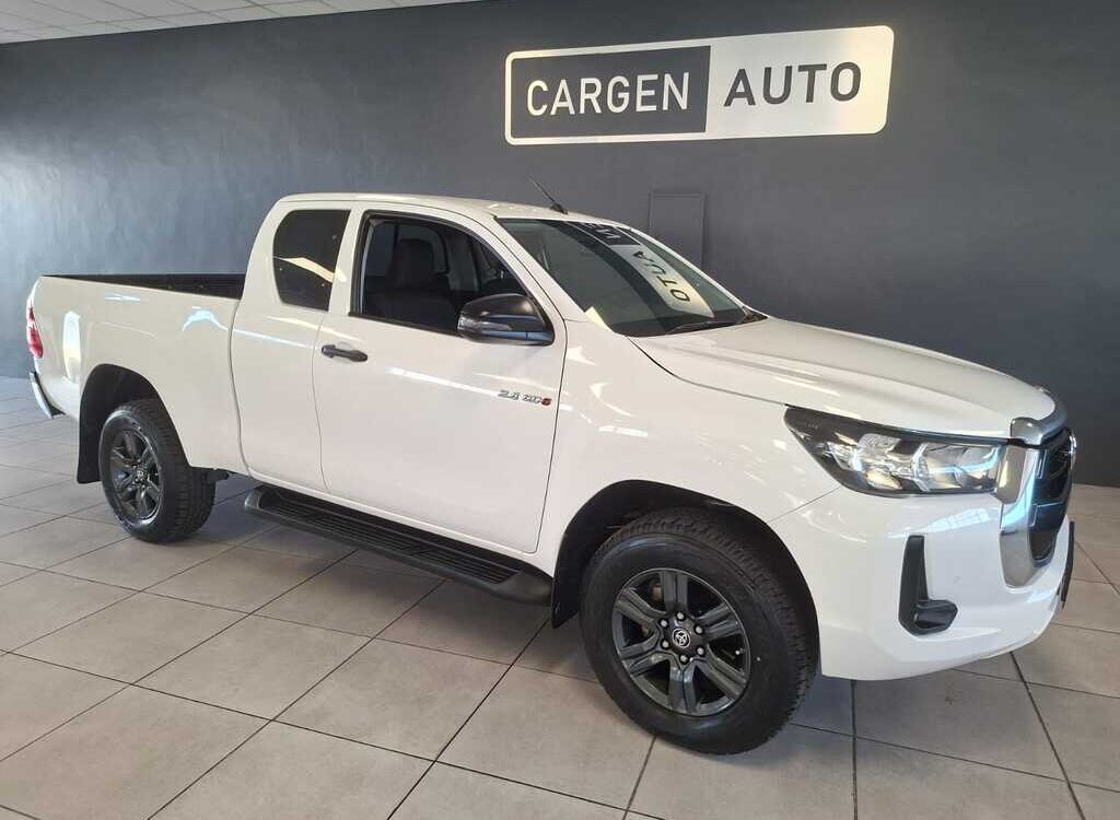 TOYOTA HILUX 2.4 GD-6 RB RAIDER A/T P/U E/CAB