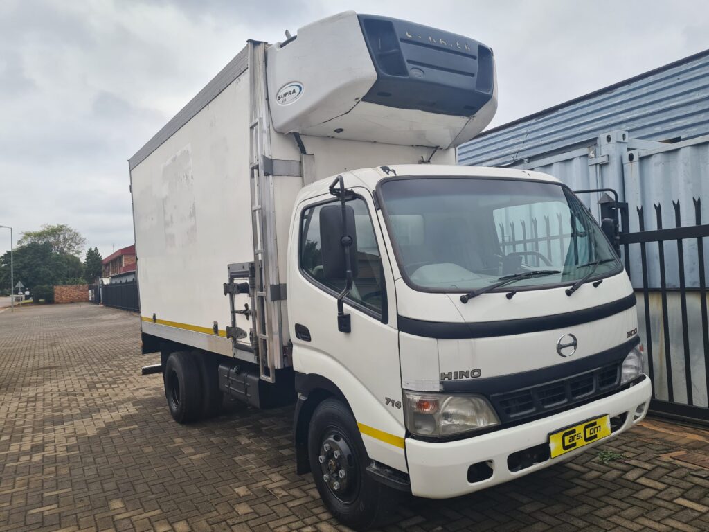2011 Hino 300 714 vehicle photo 1 | SearchMyRide