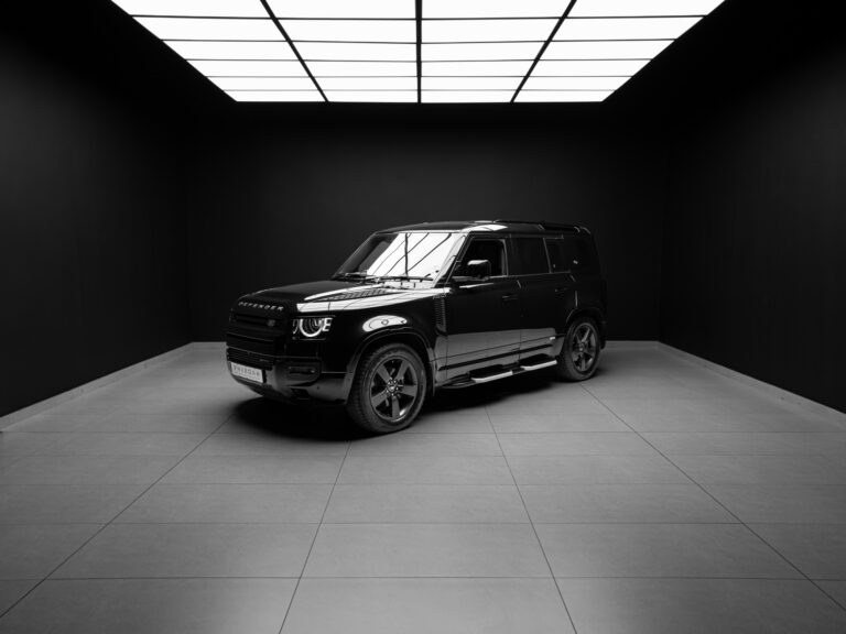 2022 Land Rover Defender 110 D240 SE