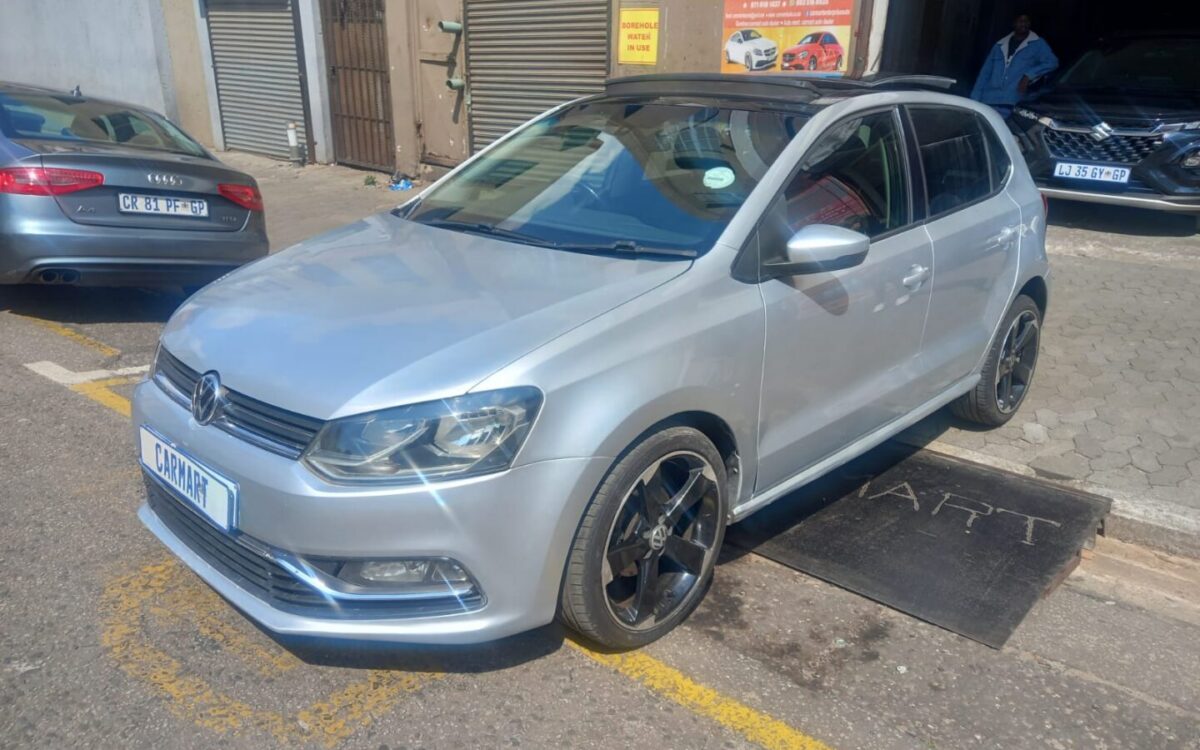 2015 VOLKSWAGEN POLO TSI