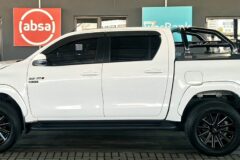 2017 Toyota Hilux 2.8GD-6 Double CAB Raider Black Limited Edition Auto