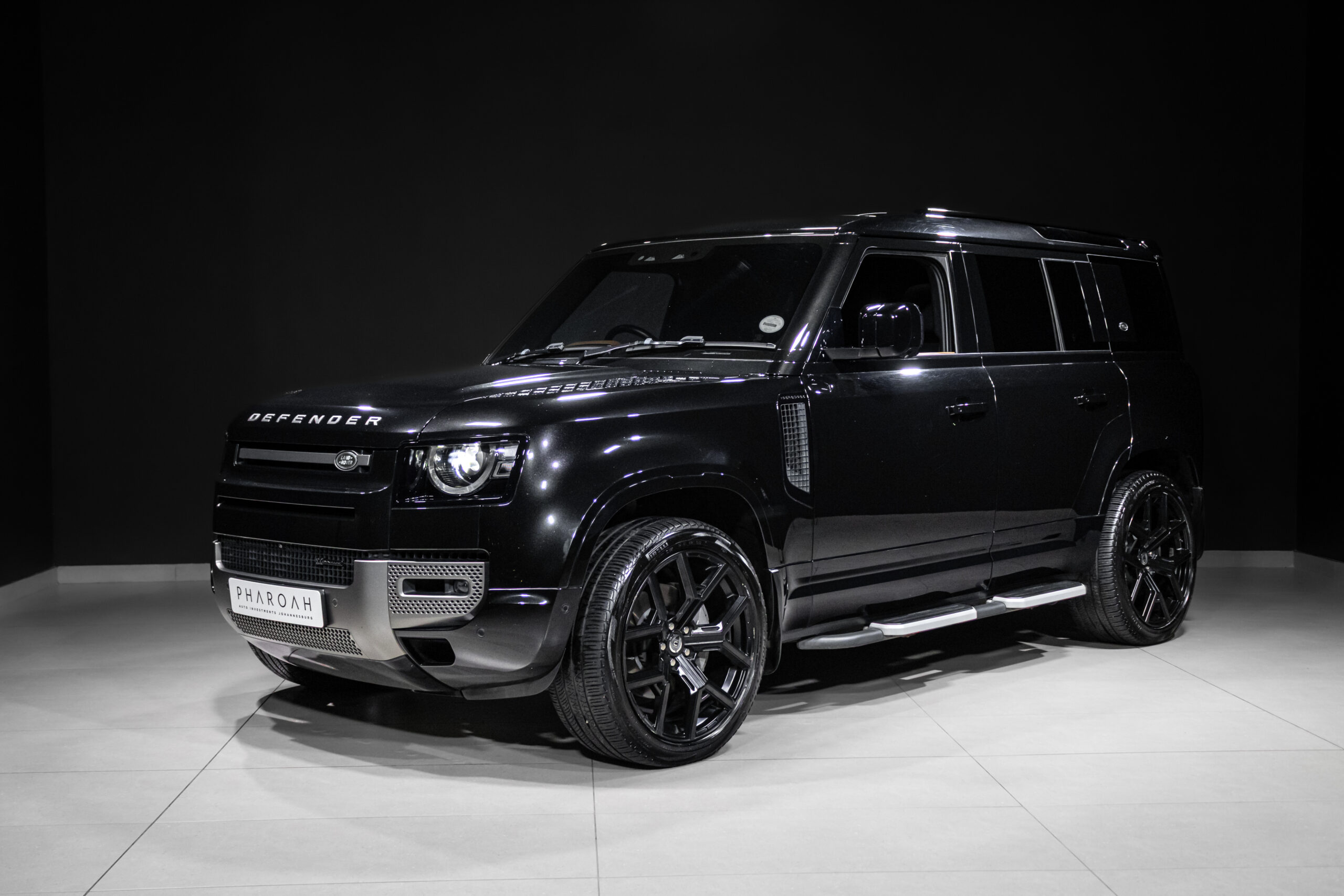 2022 Land Rover Defender 110 D300 HSE