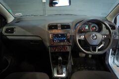 VOLKSWAGEN POLO VIVO 1.6 COMFORTLINE TIP (5DR)
